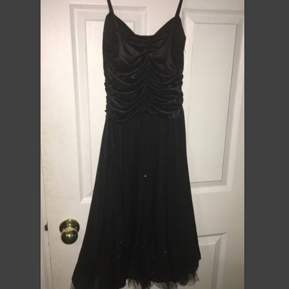 Prom/Formal Dress - Picture 2 of 7